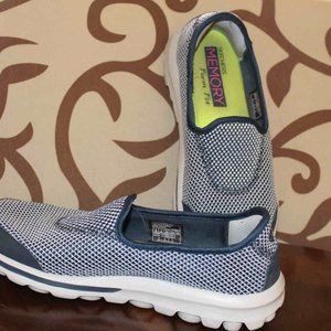 Skechers Go Walk Loafers Size 6